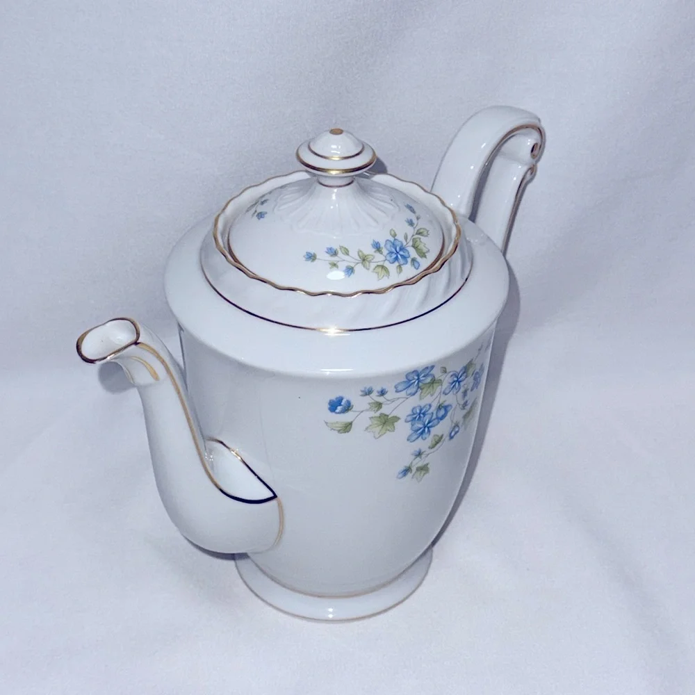 Large tea pot by KRAUTHEIM K&A Selb Bavaria Germany Cellini Sonnet design. - Picture 3 of 5
